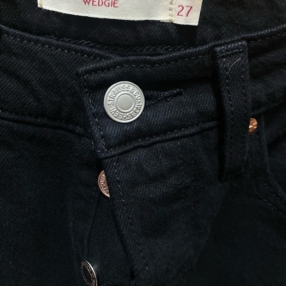 Levi’s Wedgie Straight Leg - Picture 4 of 8